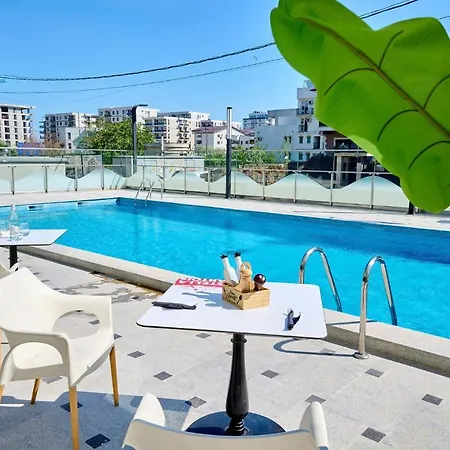 Turquoise Nord10 - Pool N Parking דירה